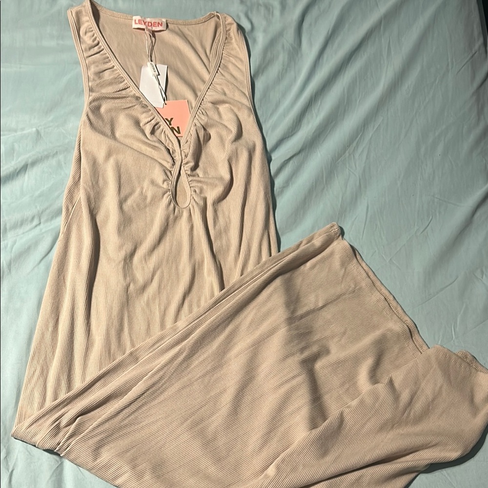 Lounge Set in Beige